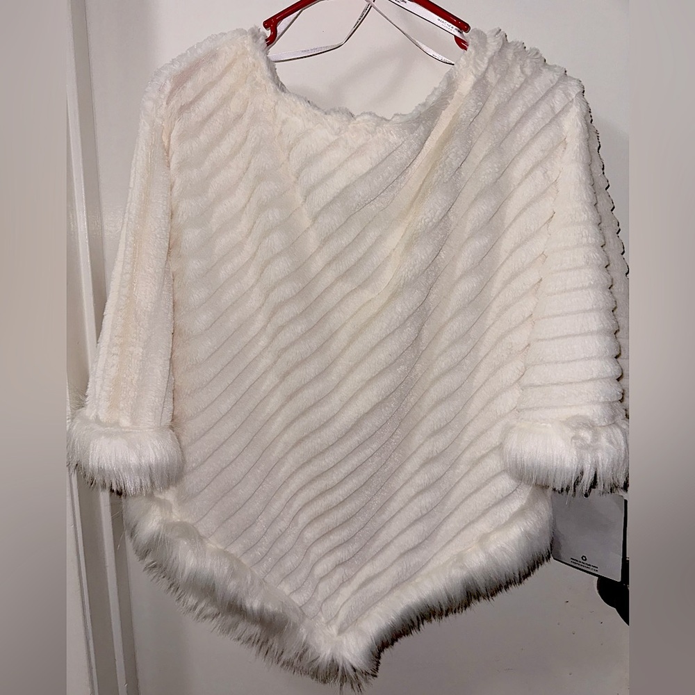 ANDREW MARC FAUX FUR SHAWL CAPE